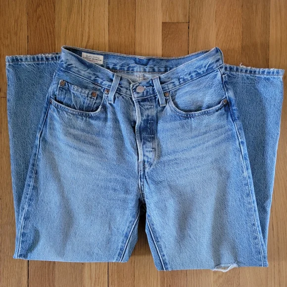 Levi's Premium 501 crop NWOT - Picture 3 of 8